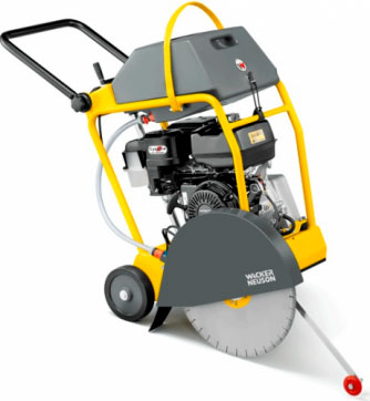 Резчик швов Wacker Neuson MFS-1350CE в прокат в Новосибирске. У нас лучшая цена за сутки! Возможность взять в аренду с выгодной скидкой до 40% при экспресс доставке 24/7. И помните, ночью стоимость еще дешевле на 30%! #арендапрокат #виброплита #выгодно